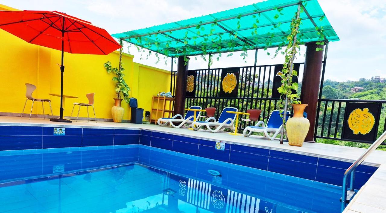 Cactus Creek Hotel Aburi Exterior photo