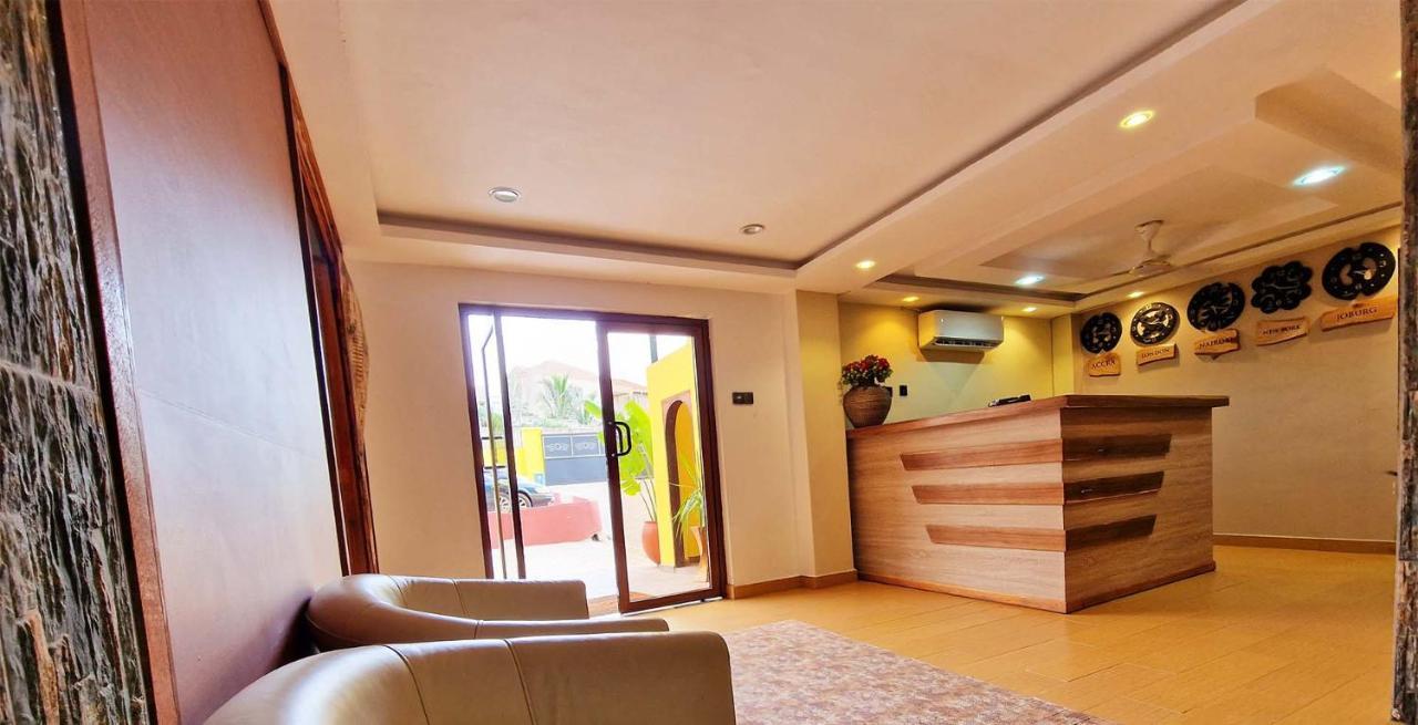 Cactus Creek Hotel Aburi Exterior photo