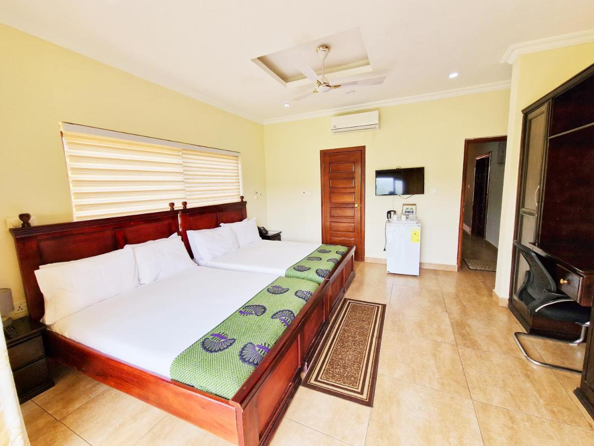 Cactus Creek Hotel Aburi Exterior photo