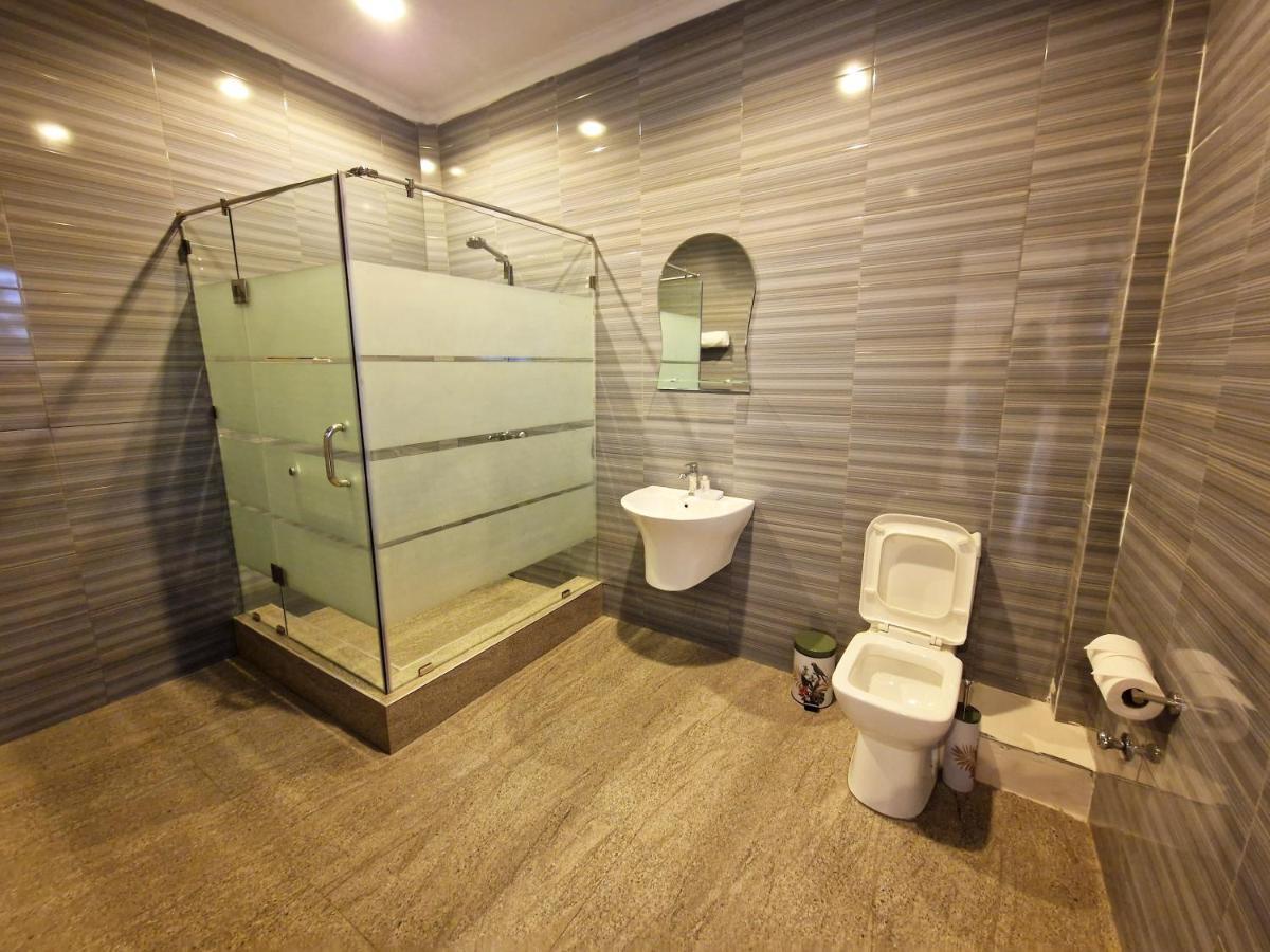 Cactus Creek Hotel Aburi Exterior photo