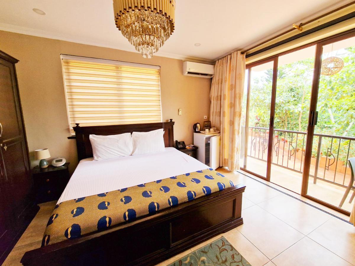 Cactus Creek Hotel Aburi Exterior photo