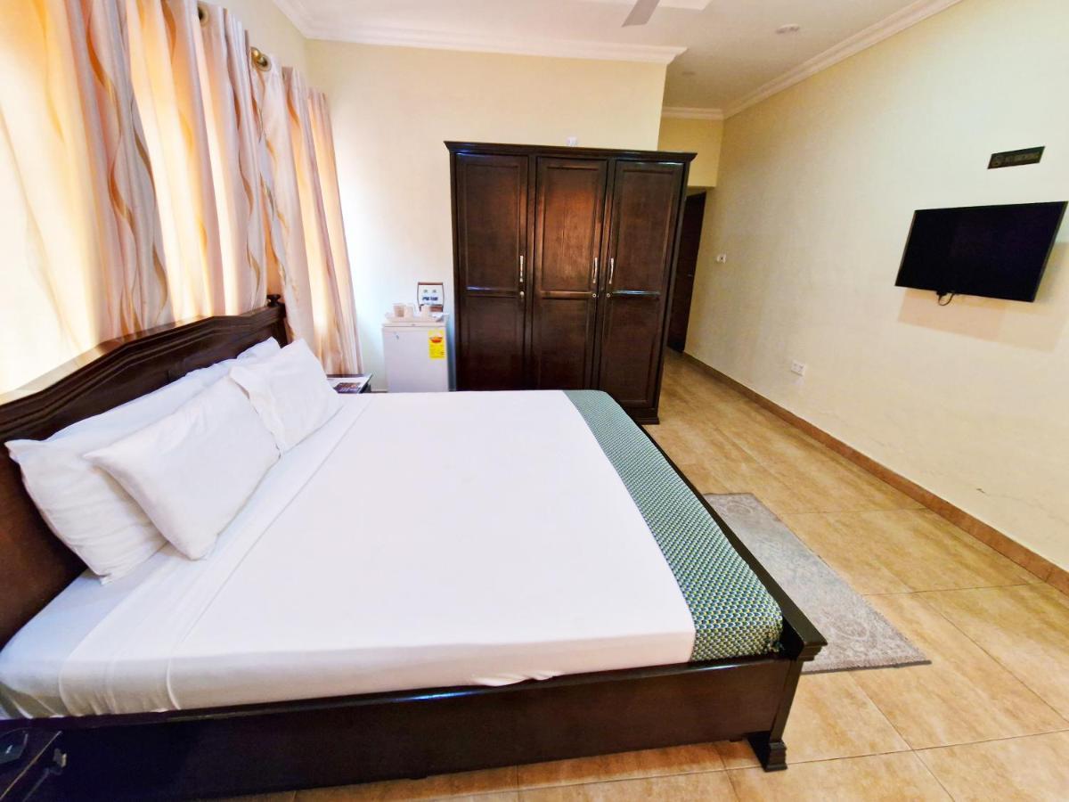 Cactus Creek Hotel Aburi Exterior photo