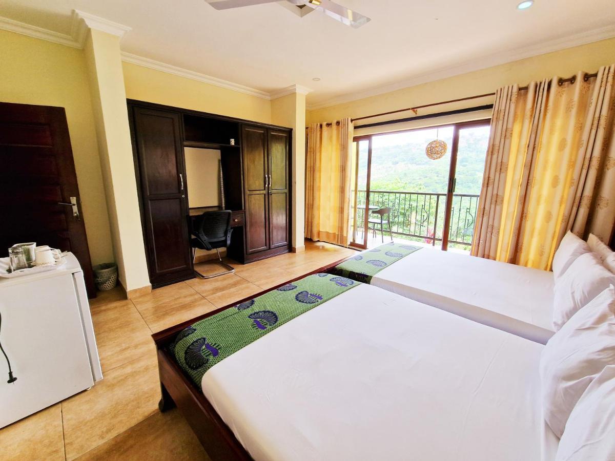 Cactus Creek Hotel Aburi Exterior photo