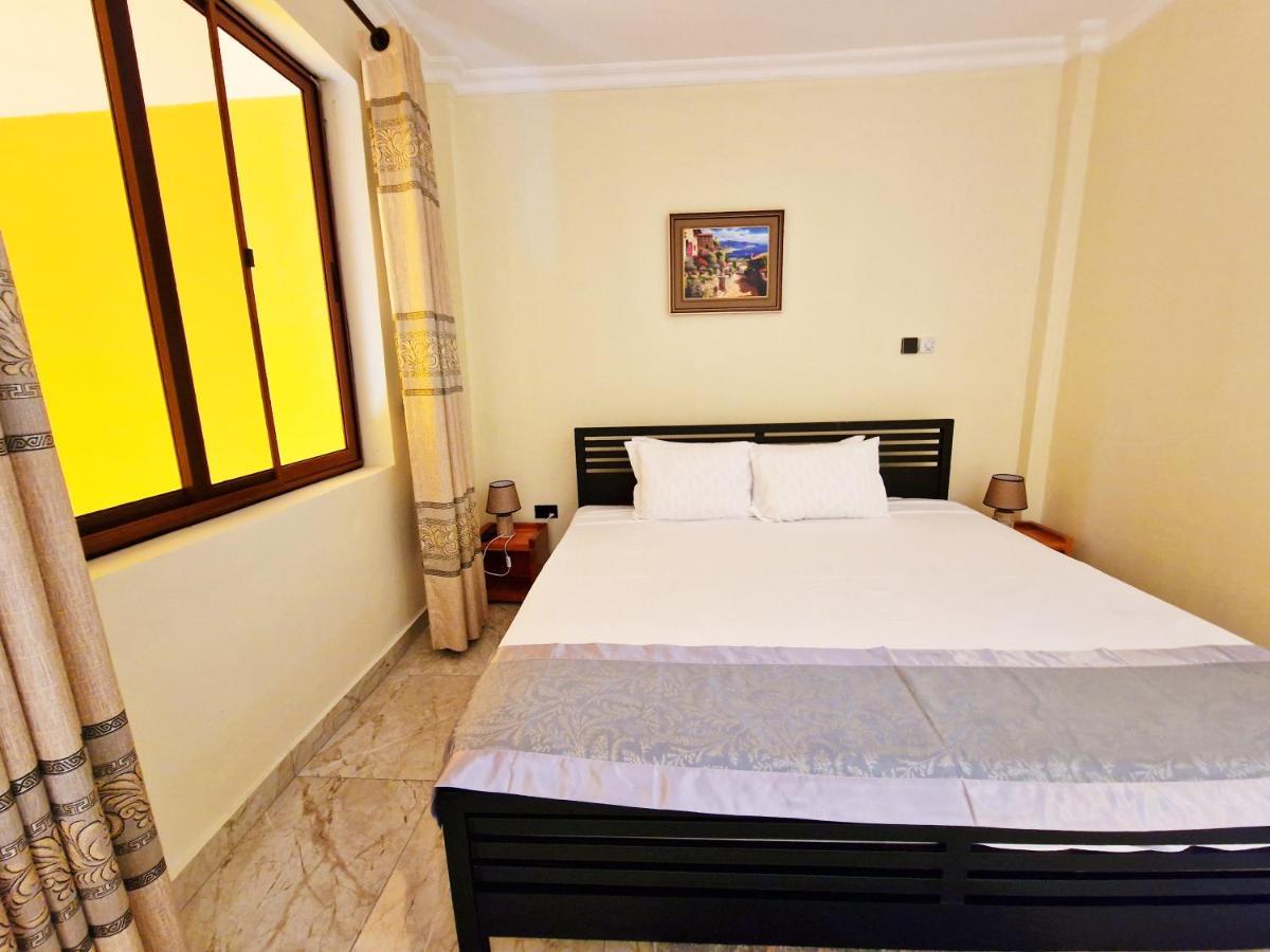 Cactus Creek Hotel Aburi Exterior photo